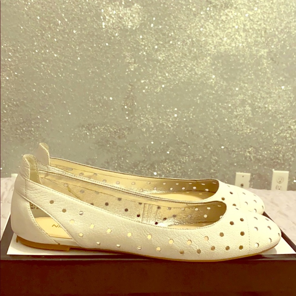 Nine West - Marie Closed Toe Slide Flats